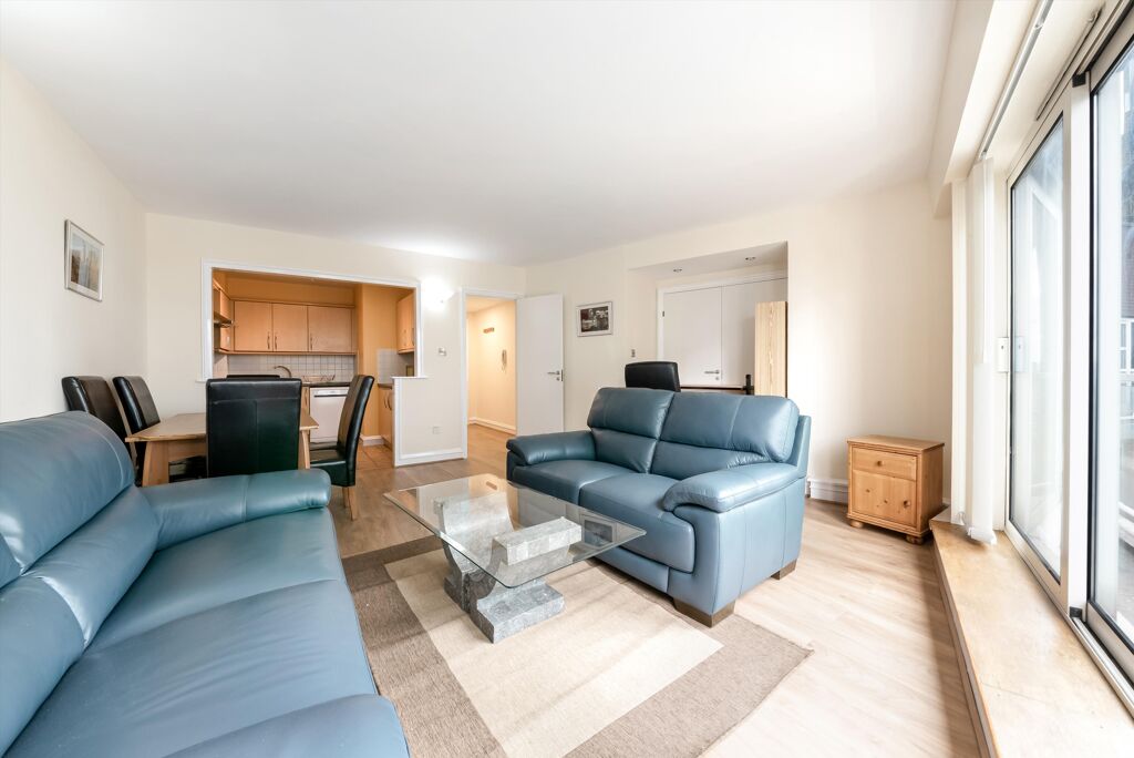 Image of Cascades Tower, Westferry Road, London E14