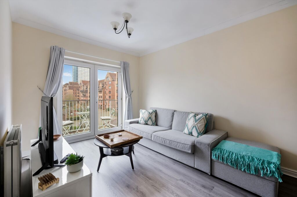 Image of Cadnam Lodge, Schooner Close, London, E14.