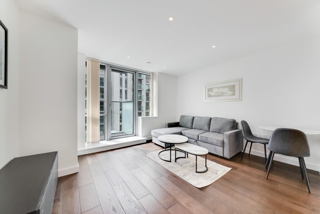 Image of Pan Peninsula Square, London E14