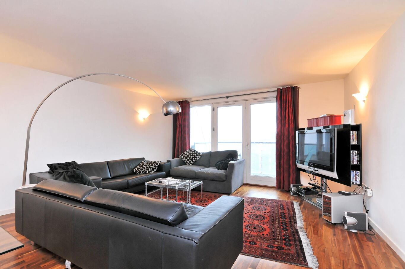 Image of New Providence Wharf, 1 Fairmont Avenue, Docklands, London, E14.