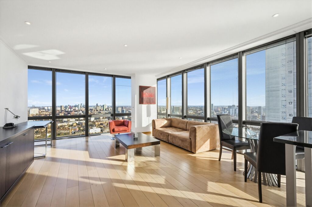 Image of No 1 West India Quay, Hertsmere Road, London E14.