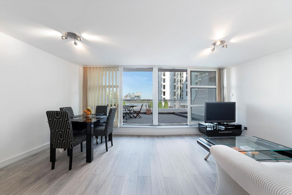 Image of Pierhead Lock, London, E14