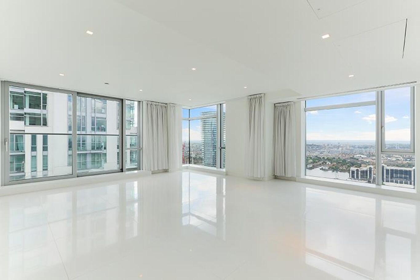Image of Pan Peninsula Square, London, E14