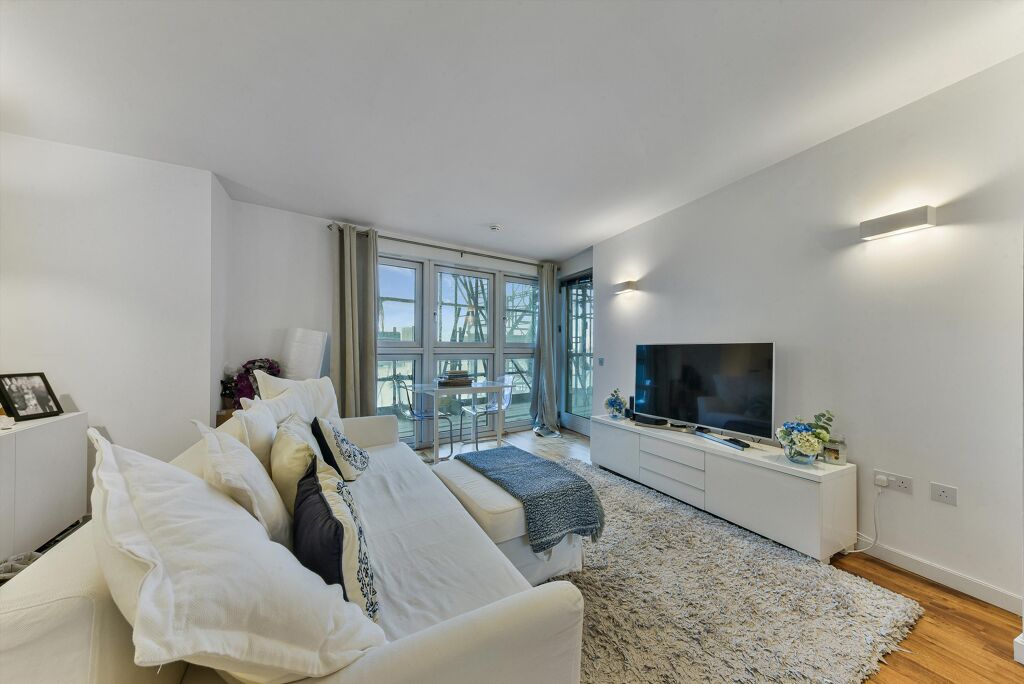 Image of New Providence Wharf, Fairmont Avenue, London, E14