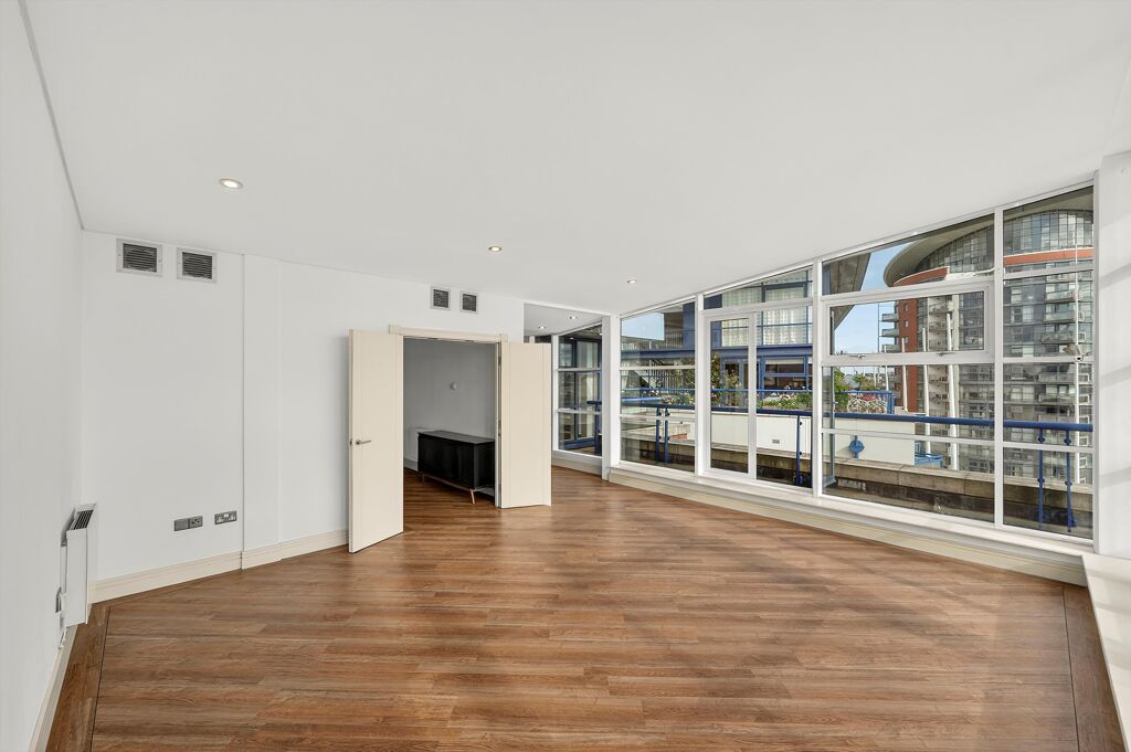 Image of Nova Building, Newton Place, London, E14.