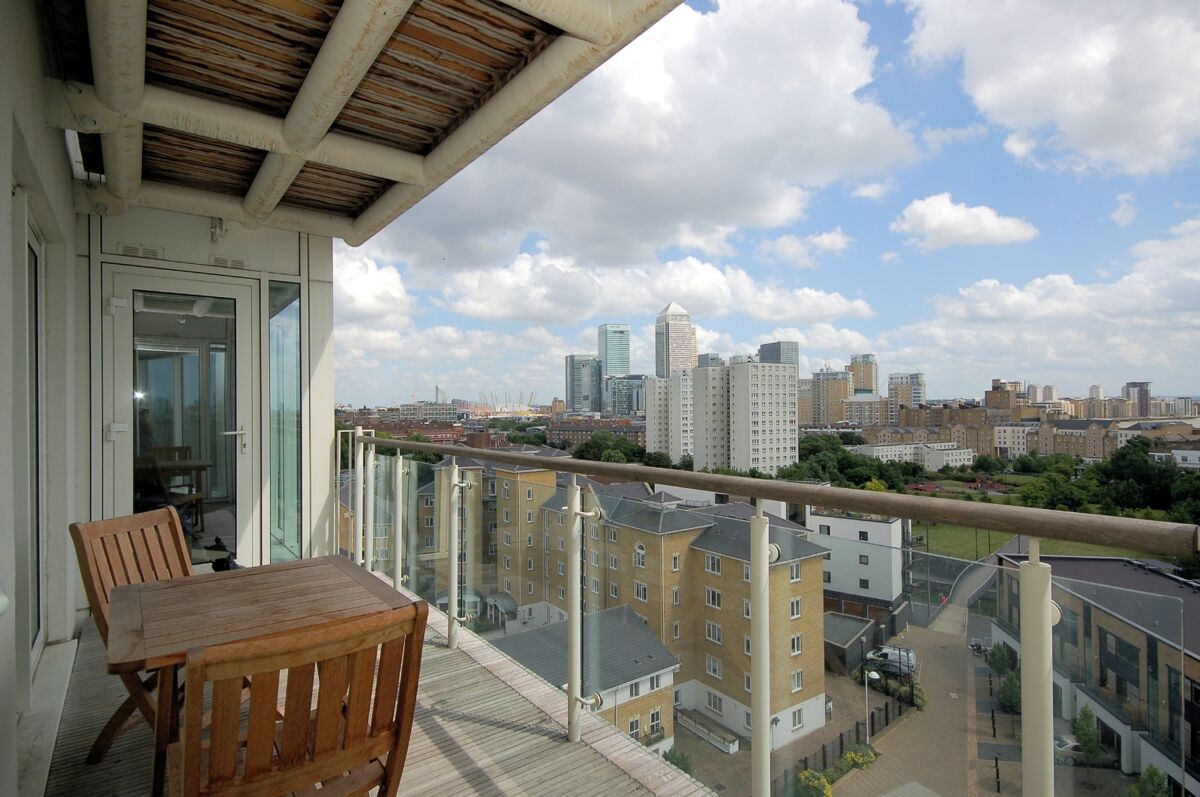 flat to rent in Basin Approach, Limehouse, London, E14 CWQ107525