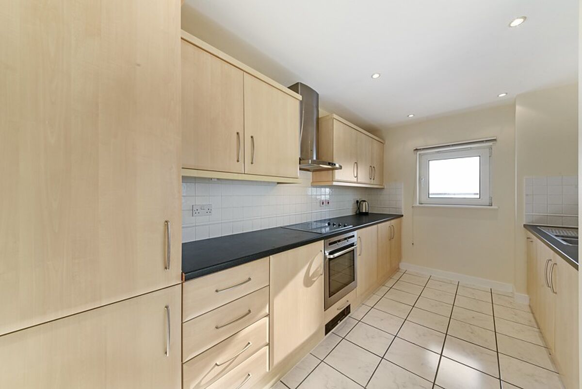 flat to rent in Basin Approach, Limehouse, London, E14 CWQ107525