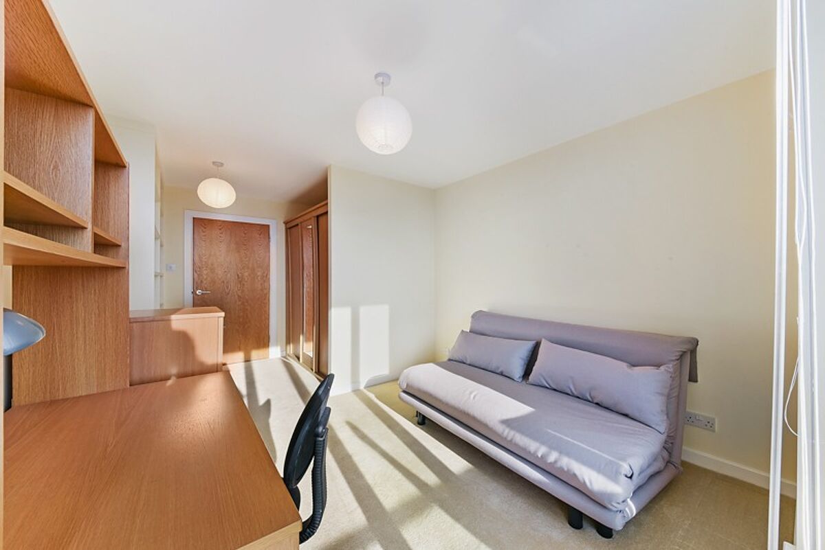 flat to rent in Basin Approach, Limehouse, London, E14 CWQ107525