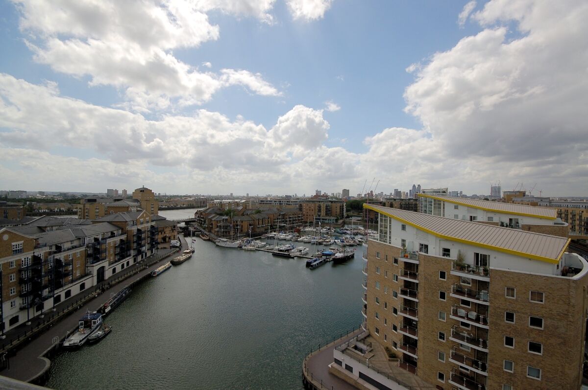 flat to rent in Basin Approach, Limehouse, London, E14 CWQ107525