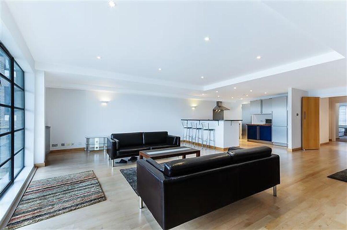 flat to rent in Phoenix Wharf, Narrow Street, Limehouse, London, E14