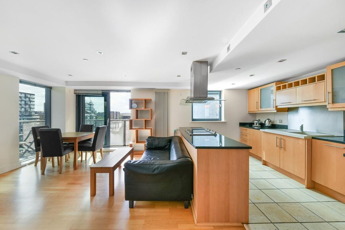 flat to rent in Millharbour, 41 Millharbour, Nr Canary Wharf, Docklands