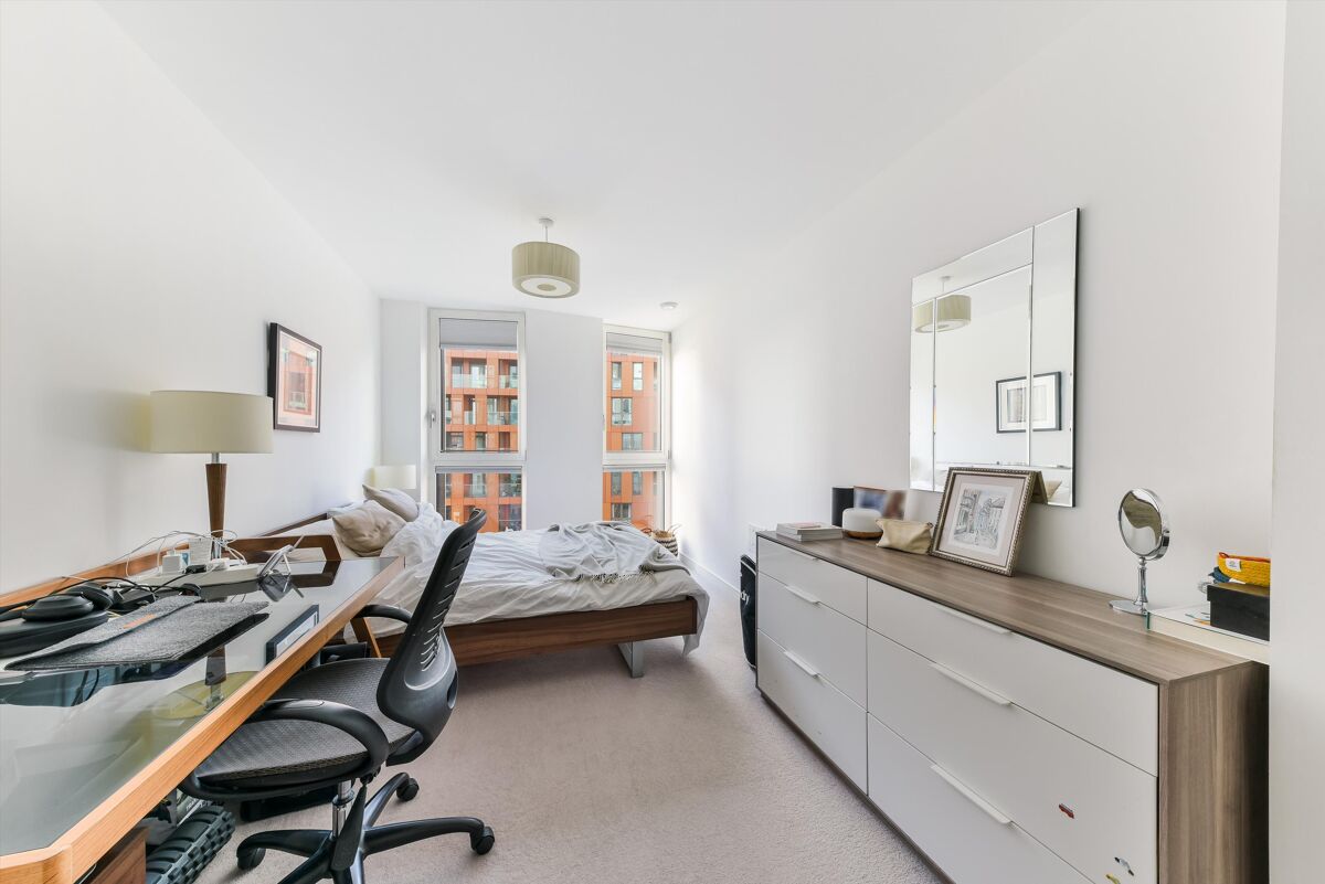 flat to rent in Poldo House, Cable Walk, Greenwich, London, SE10