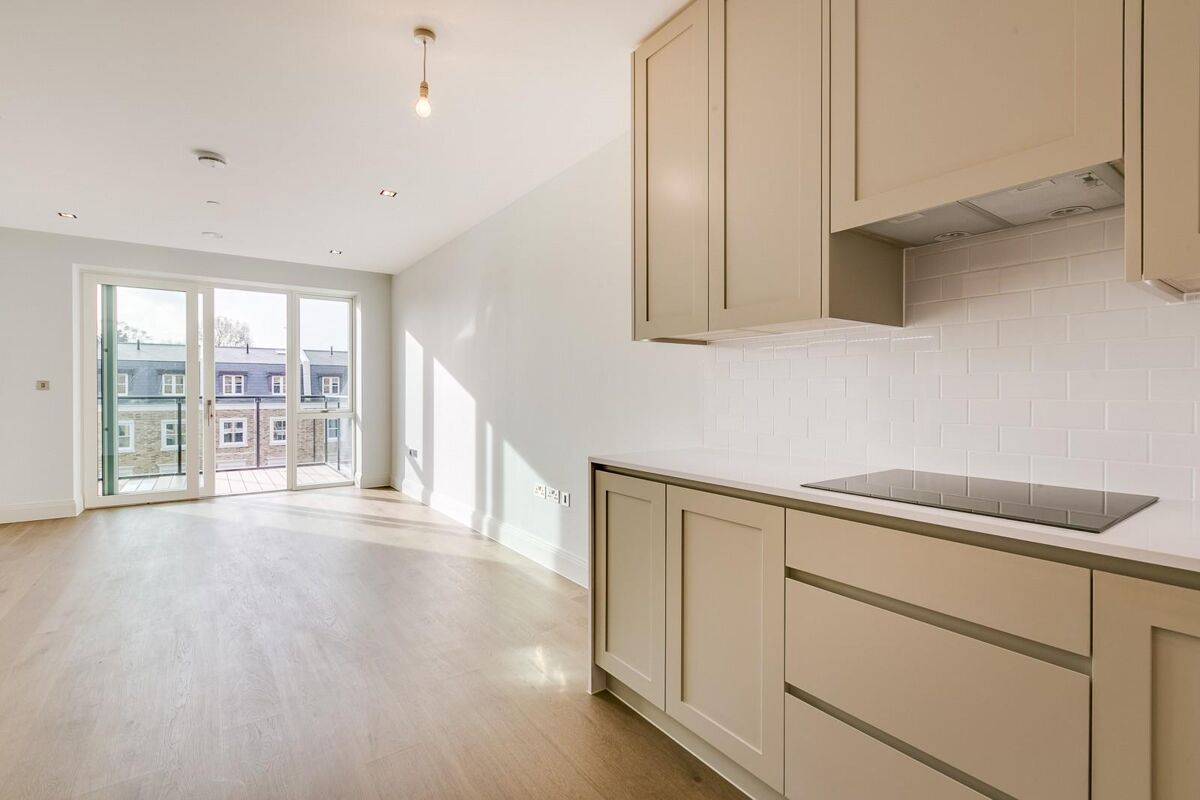 flat to rent in Renaissance Square, Palladian Gardens, Chiswick, London