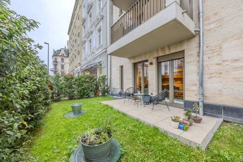 Picture of 3 bedroom apartment for sale.