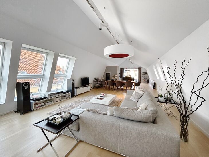 Picture of Neuwertige Maisonettewohnung mit Dachterrasse in stilvollem Altbau