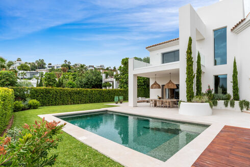 Picture of 4 bedroom villa for sale.