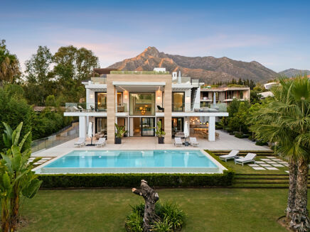Picture of 6 bedroom villa for sale.