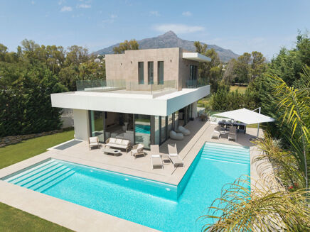 Picture of 4 bedroom villa for sale.