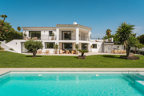 Picture of 4 bedroom villa for sale.