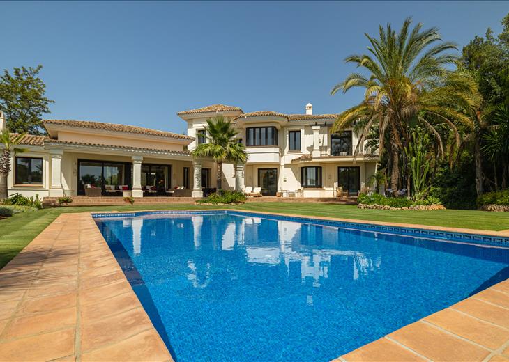 Picture of 7 bedroom villa for sale.