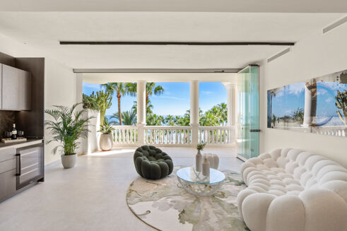 Picture of 3 bedroom apartment for sale.