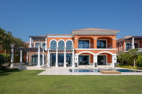 Picture of 7 bedroom villa for sale.