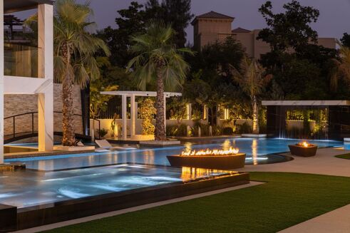 Picture of 6 bedroom villa for sale.