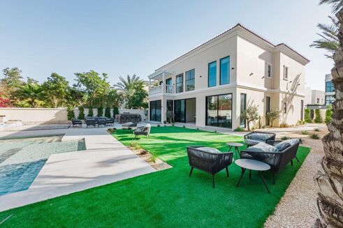 Picture of 4 bedroom villa for sale.