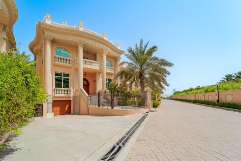 Picture of 4 bedroom villa for sale.