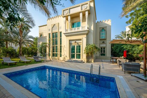 Picture of 4 bedroom villa for sale.