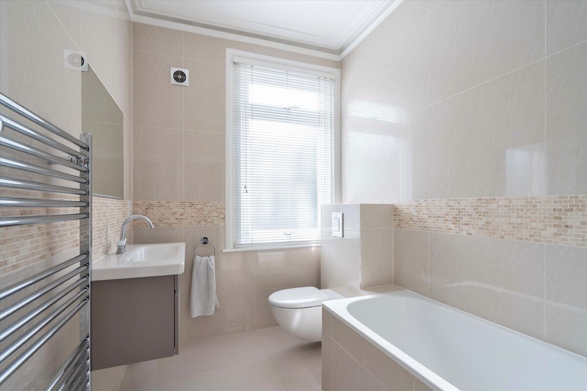 house for sale in Glengarry Road, East Dulwich London SE22