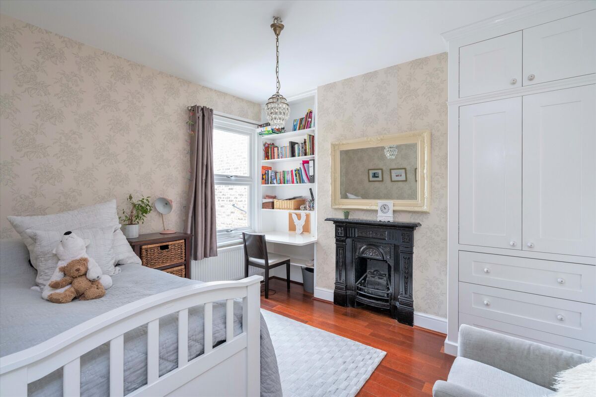 house for sale in Glengarry Road, East Dulwich London SE22