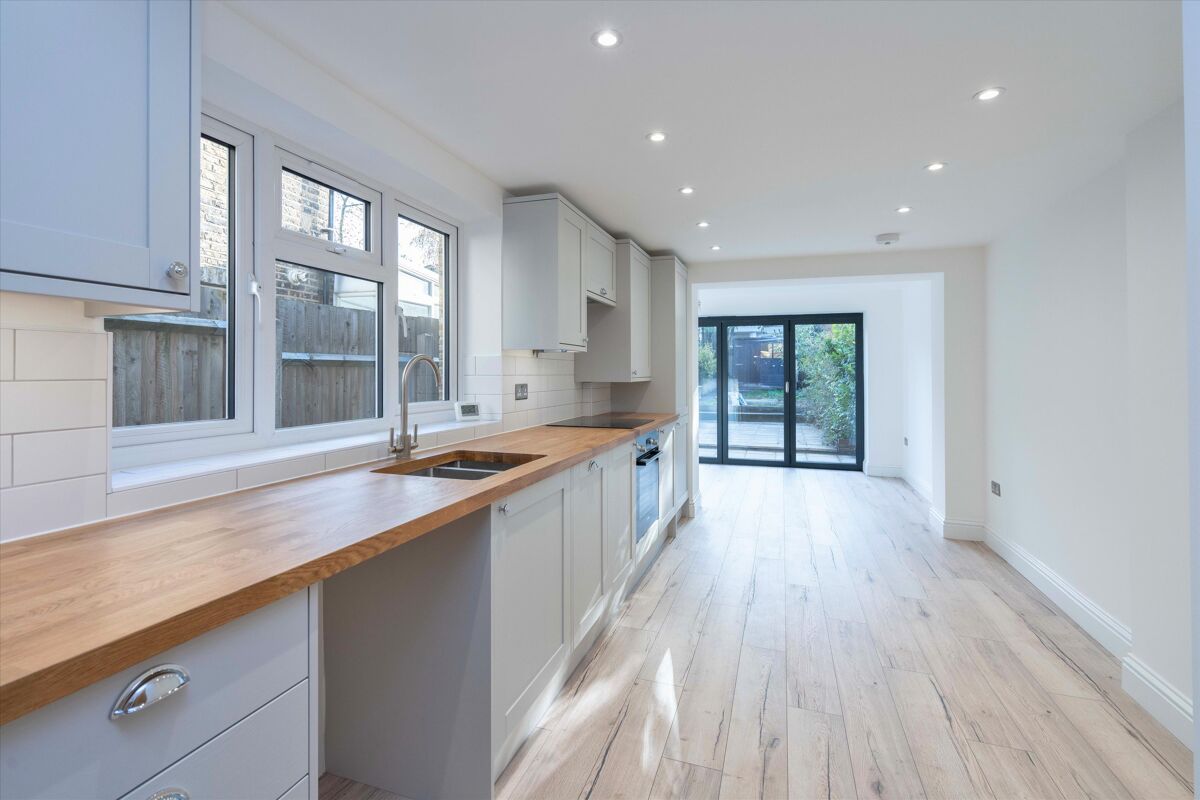 house for sale in Chesterfield Grove, East Dulwich London SE22