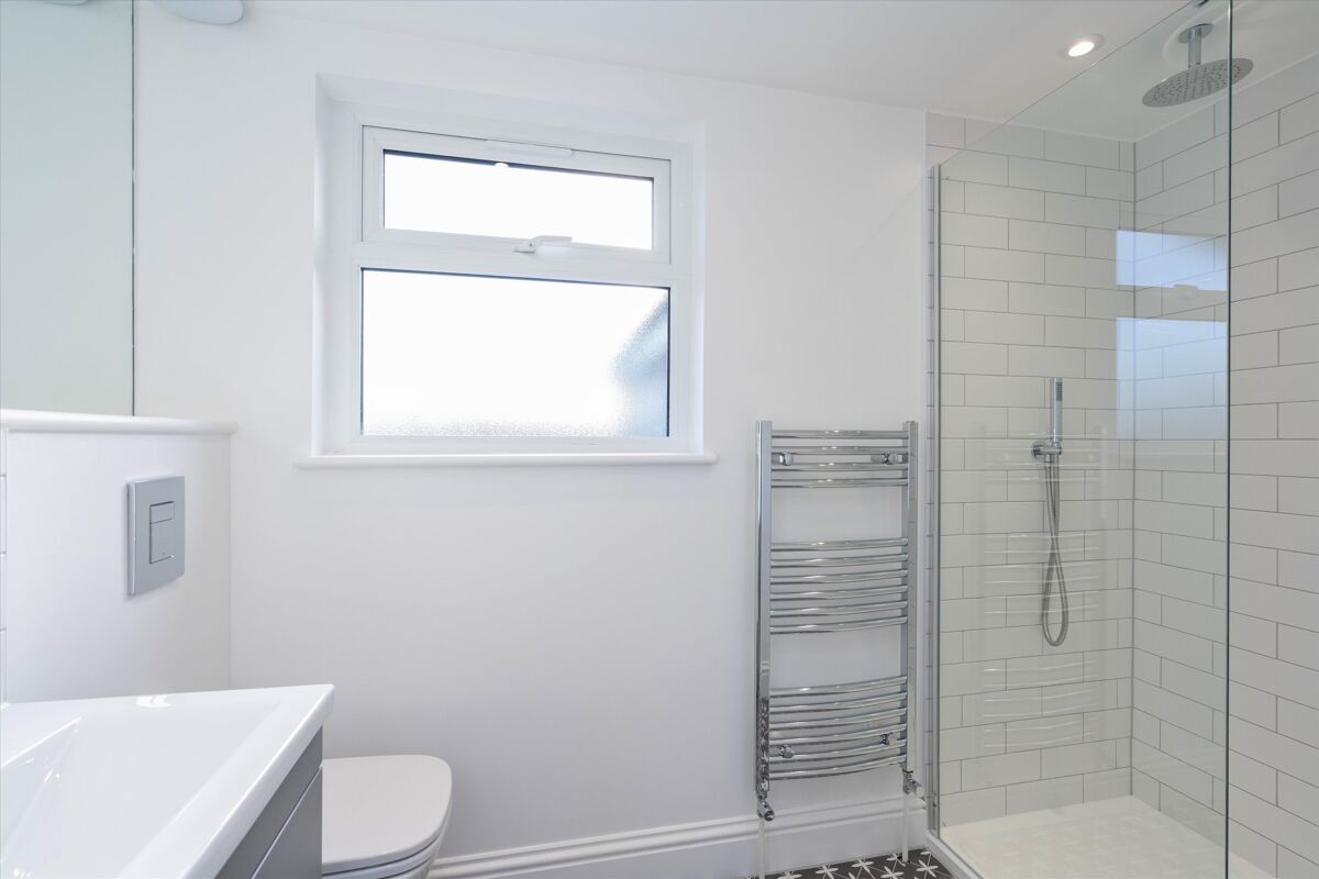 house for sale in Chesterfield Grove, East Dulwich London SE22