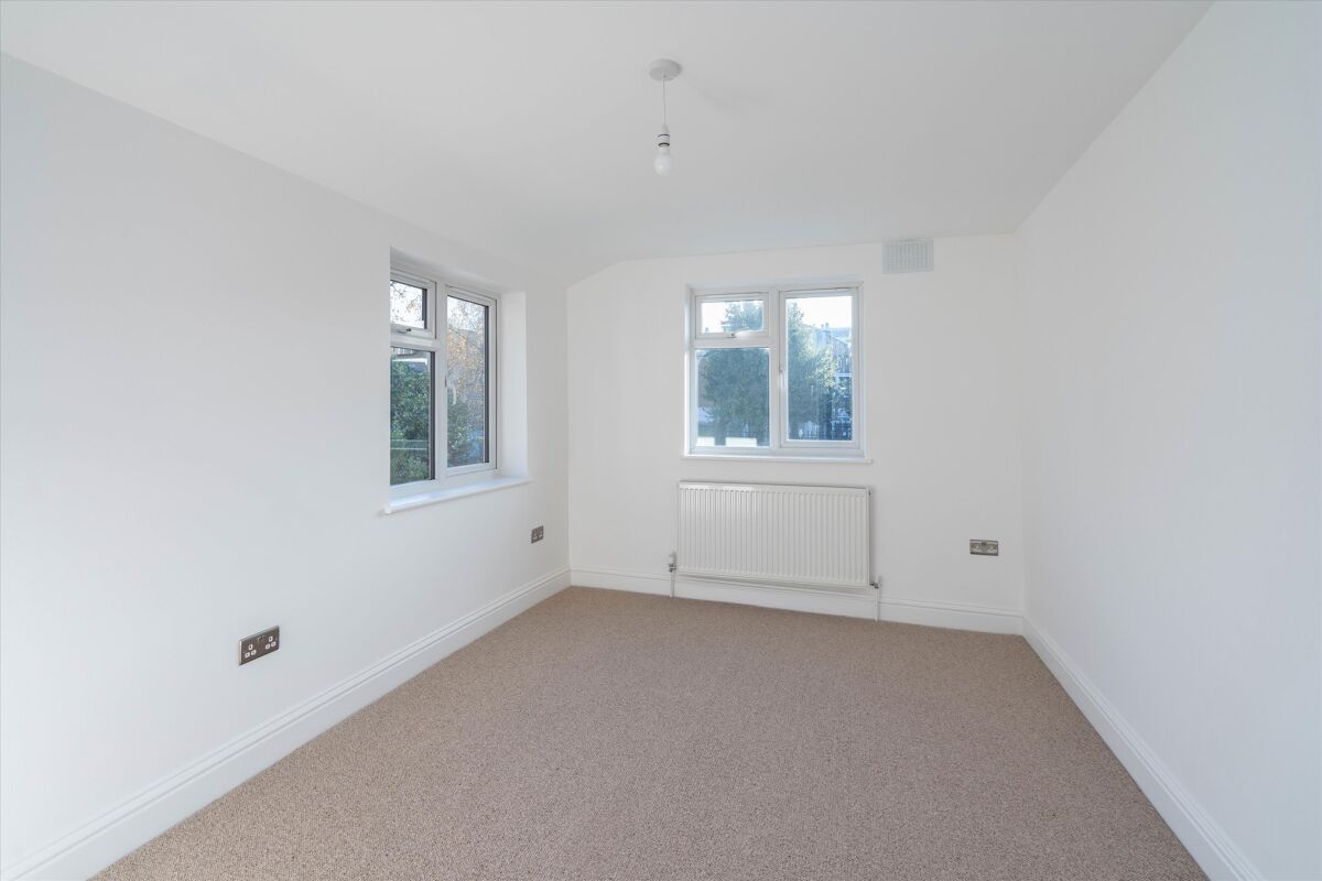 house for sale in Chesterfield Grove, East Dulwich London SE22