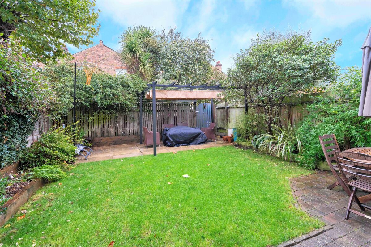 house for sale in Elfindale Road, North Dulwich London SE24