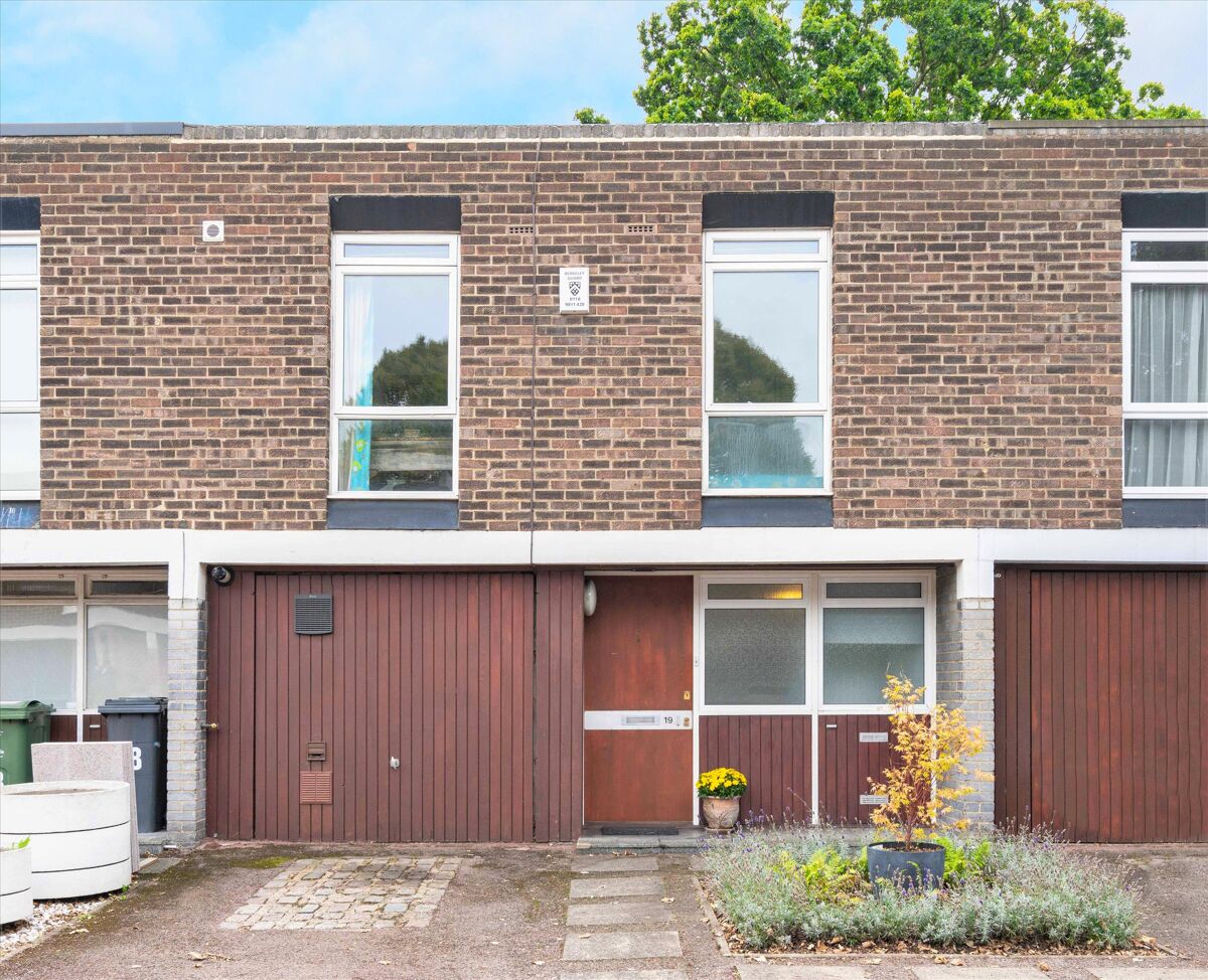 house for sale in Lings Coppice, West Dulwich London SE21