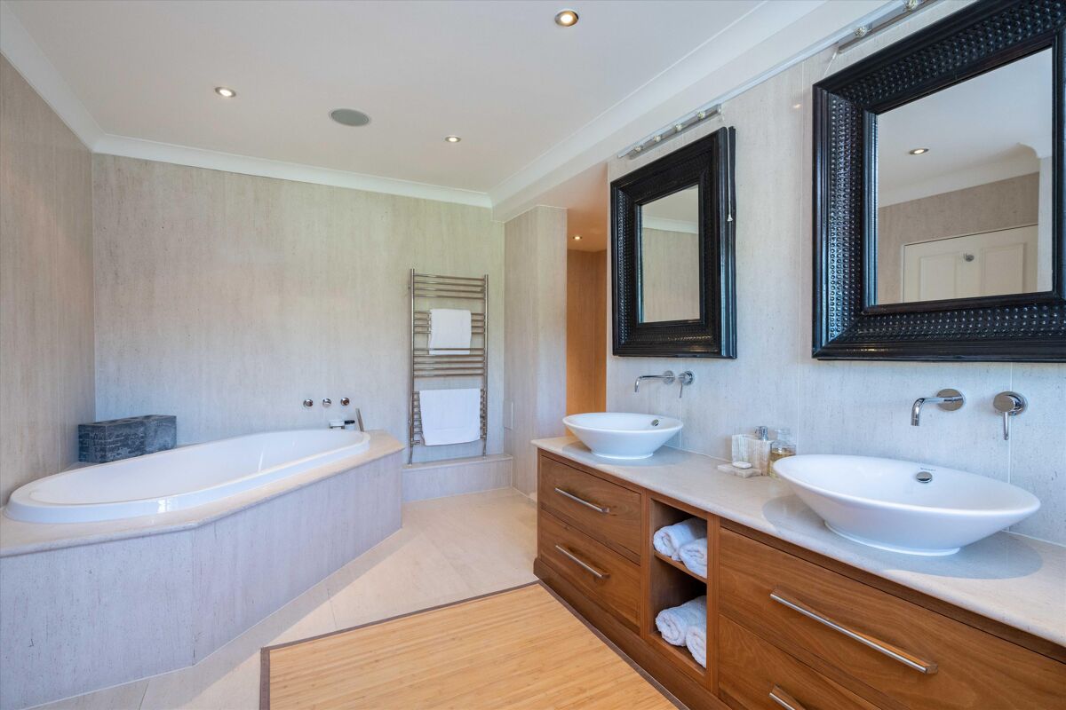 house for sale in Sundridge Avenue, Bromley, BR1 DUL012131046