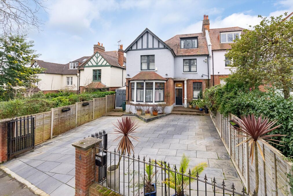 Image of Sunray Avenue, London, SE24