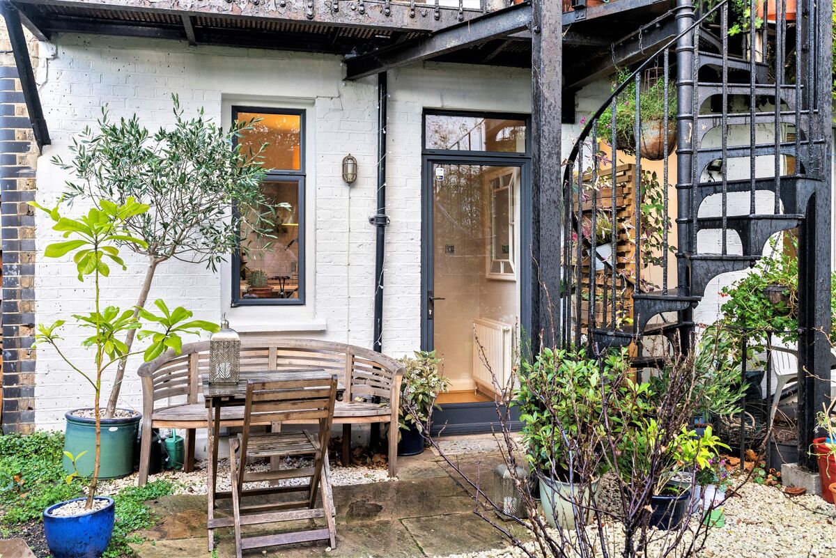 flat for sale in Brixton Water Lane, Brixton, London, SW2