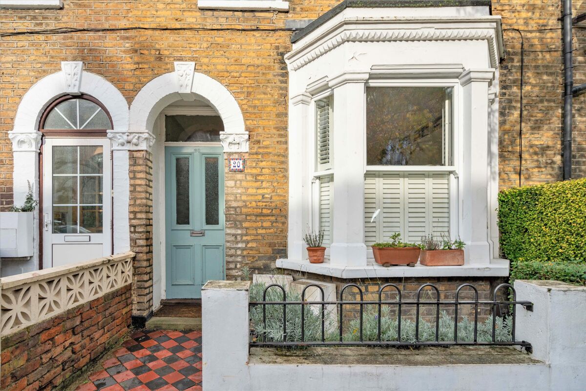 flat for sale in Kemerton Road, Herne Hill, London, SE5 DUL012232133 Knight Frank