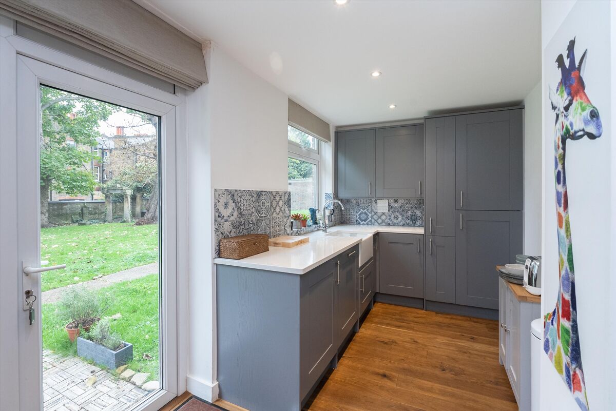 apartment for sale in Elmwood Road, Herne Hill, London, SE24
