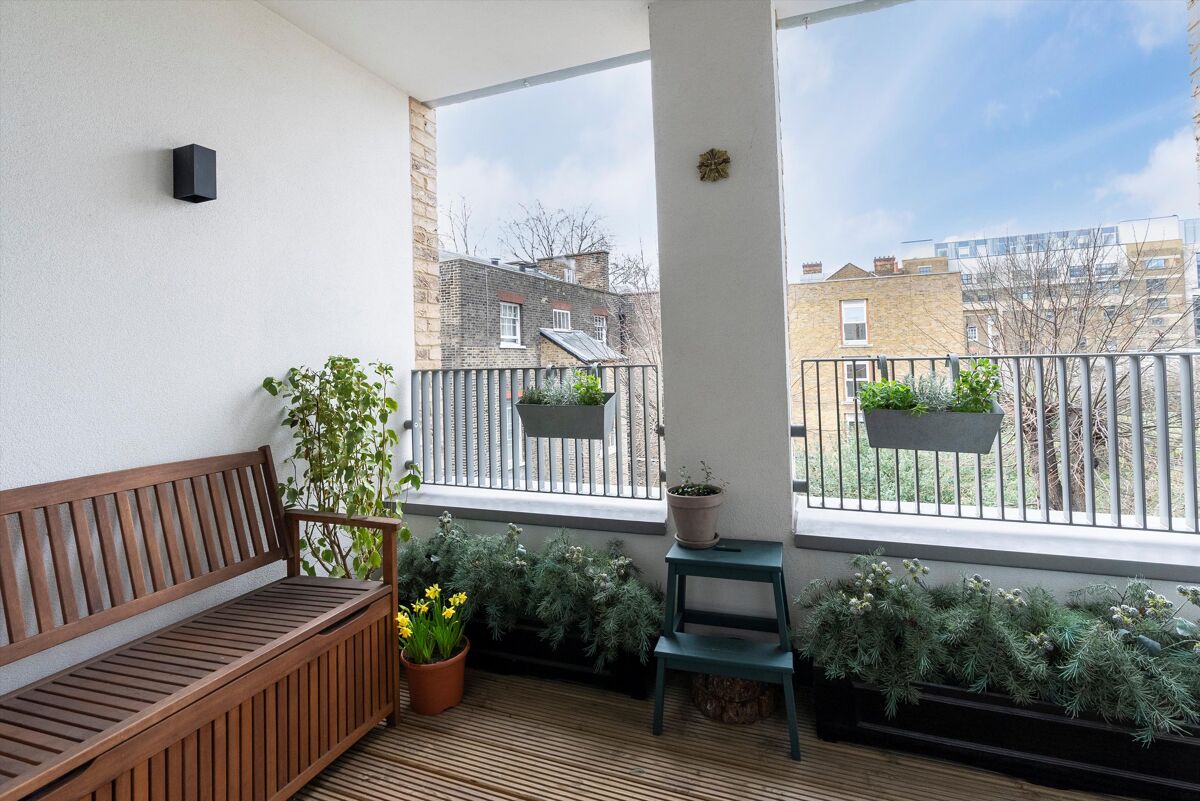 flat for sale in Peckham Road, Camberwell, London, SE5 DUL012287970