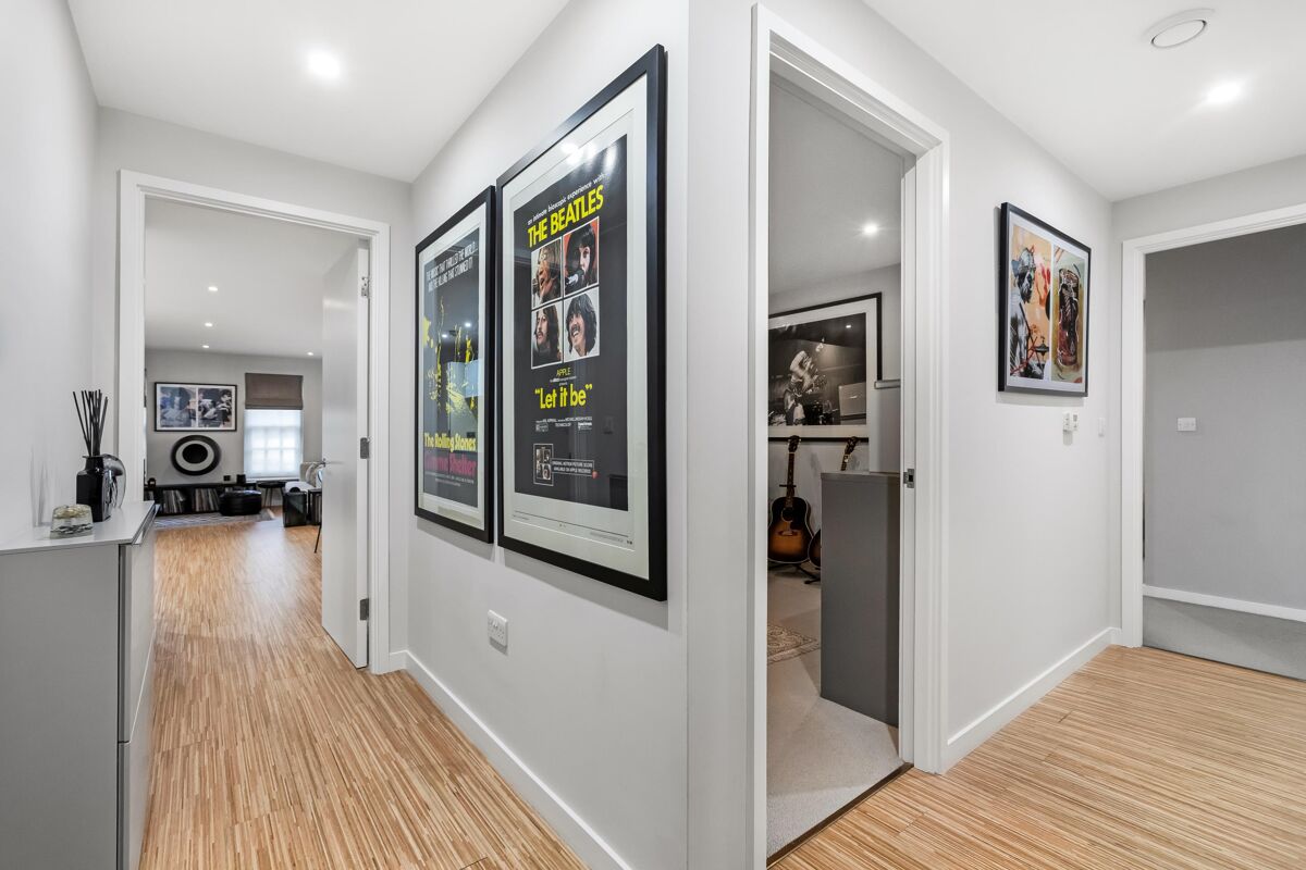 flat for sale in Wingate Square, London, SW4 DUL012458836 Knight Frank