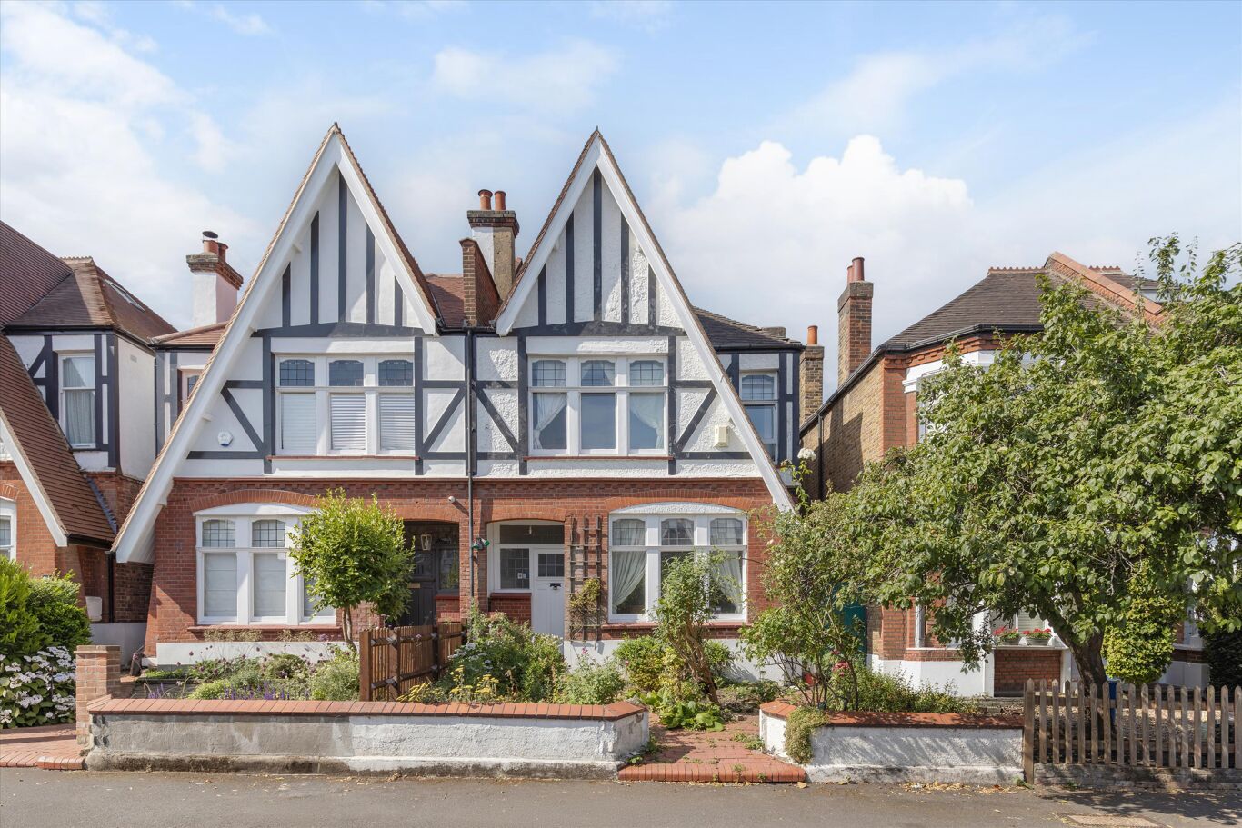 Image of Woodwarde Road, Dulwich Village, London, SE22