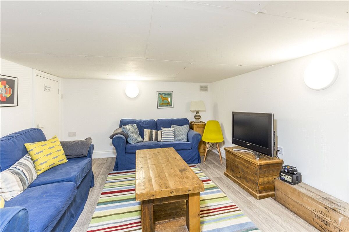 house for sale in Holmdene Avenue, Herne Hill, London, SE24 DUL170051