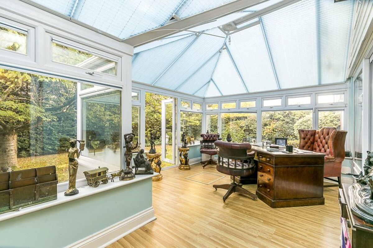 house for sale in Woodhall Drive, London, SE21 DUL170116 Knight Frank