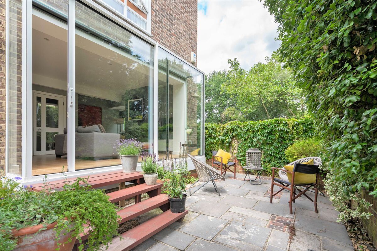 townhouse for sale in College Gardens, Dulwich Village London SE21