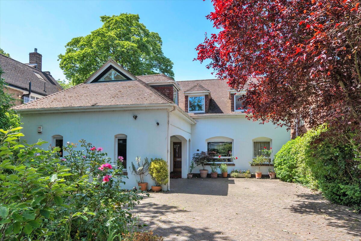 house for sale in Alleyn Park, West Dulwich London SE21 DUL180171