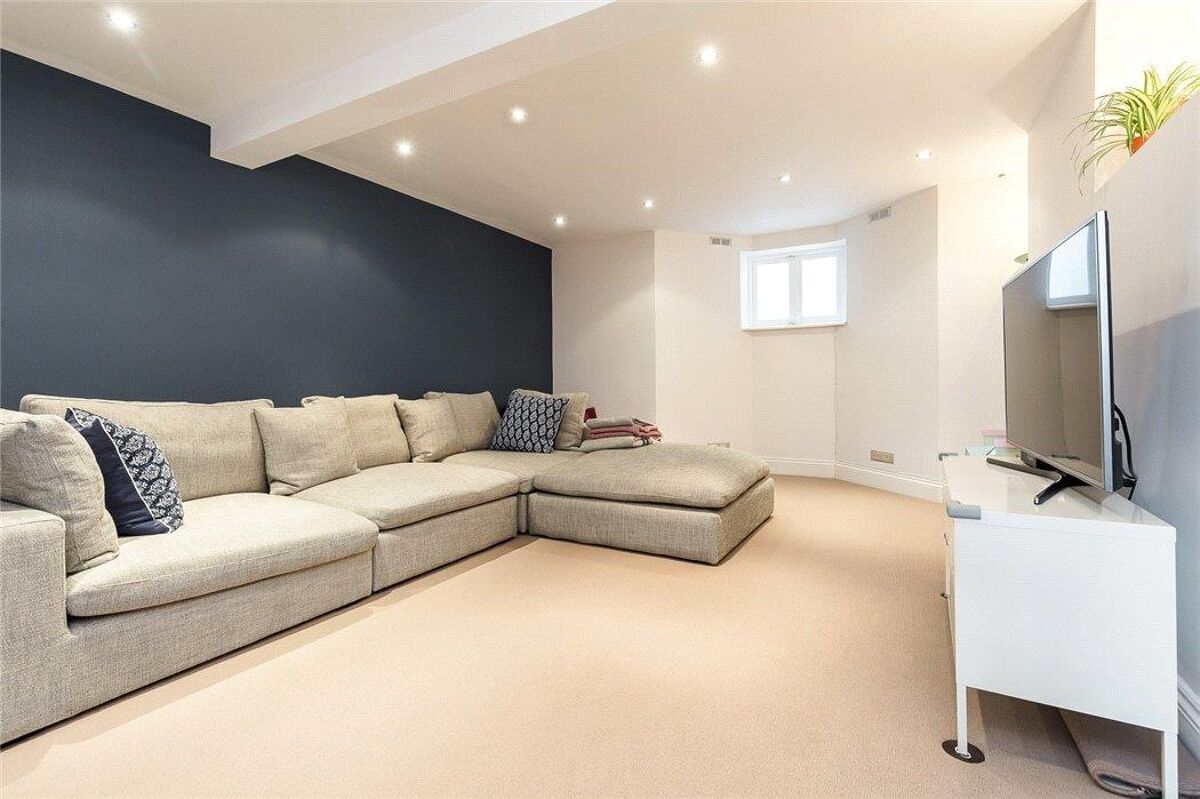 house for sale in Goodrich Road, East Dulwich London SE22 DUL190038